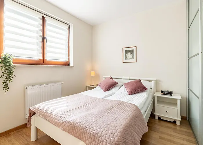 Regnum Noctis, Atlas Arena & Zoo Orientarium Apartmán Lodž